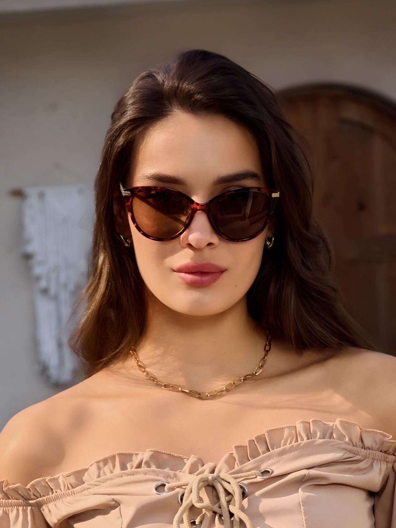 Photography Fashion - Минималистичные модные очки «кошачий глаз» в